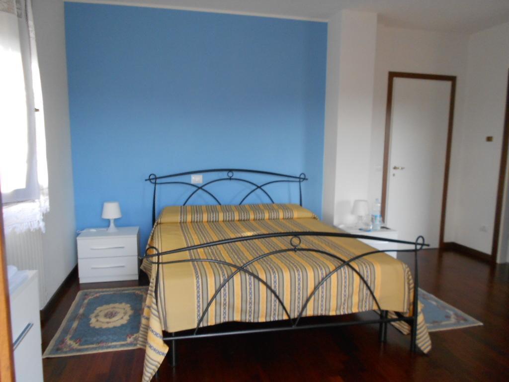 B&B San Bartolo Πέζαρο Δωμάτιο φωτογραφία